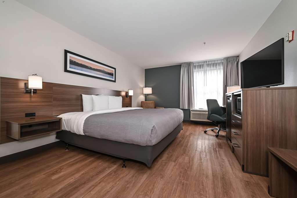 Quality Inn & Suites Matthews - Charlotte Room photo