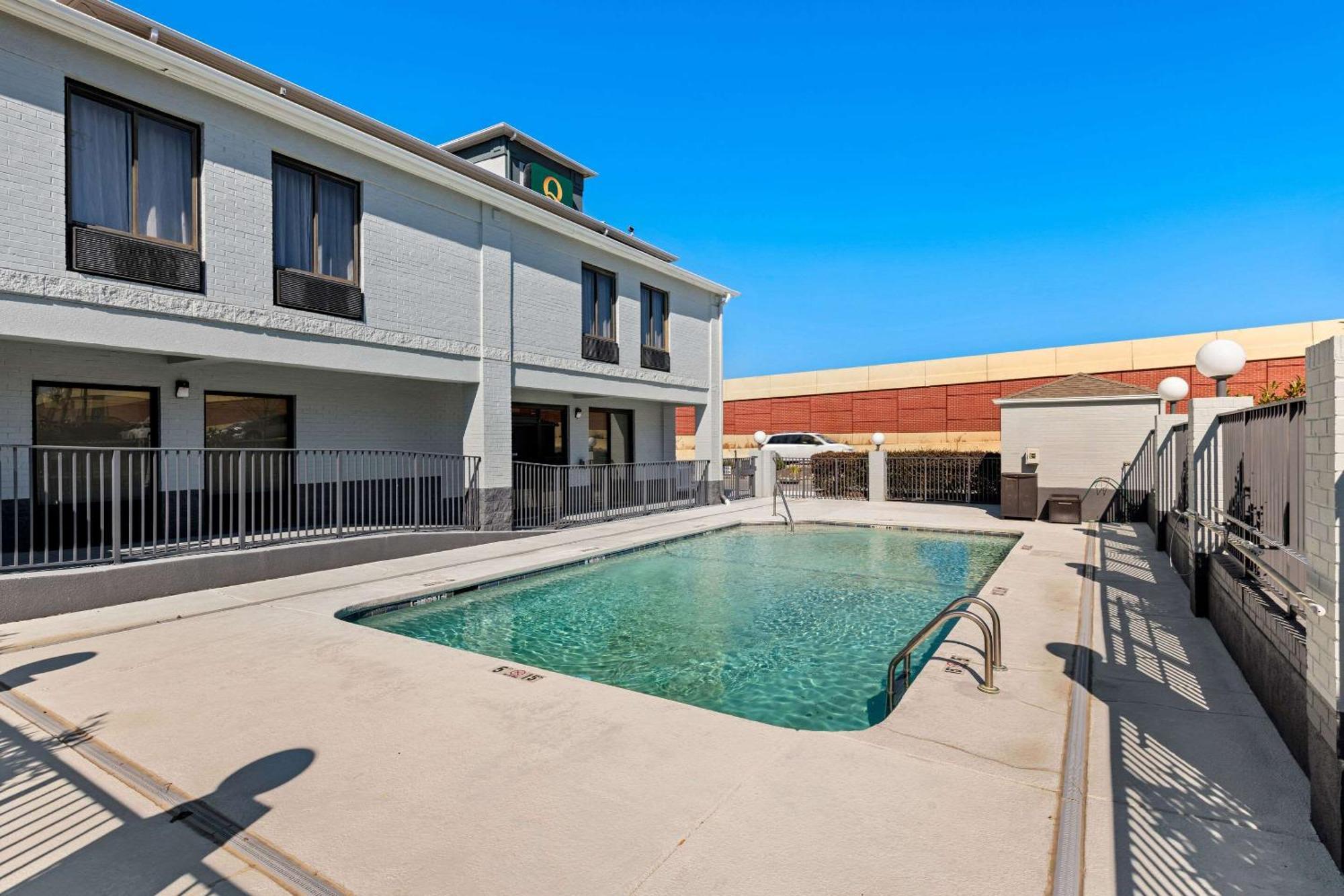 Quality Inn & Suites Matthews - Charlotte Exterior photo