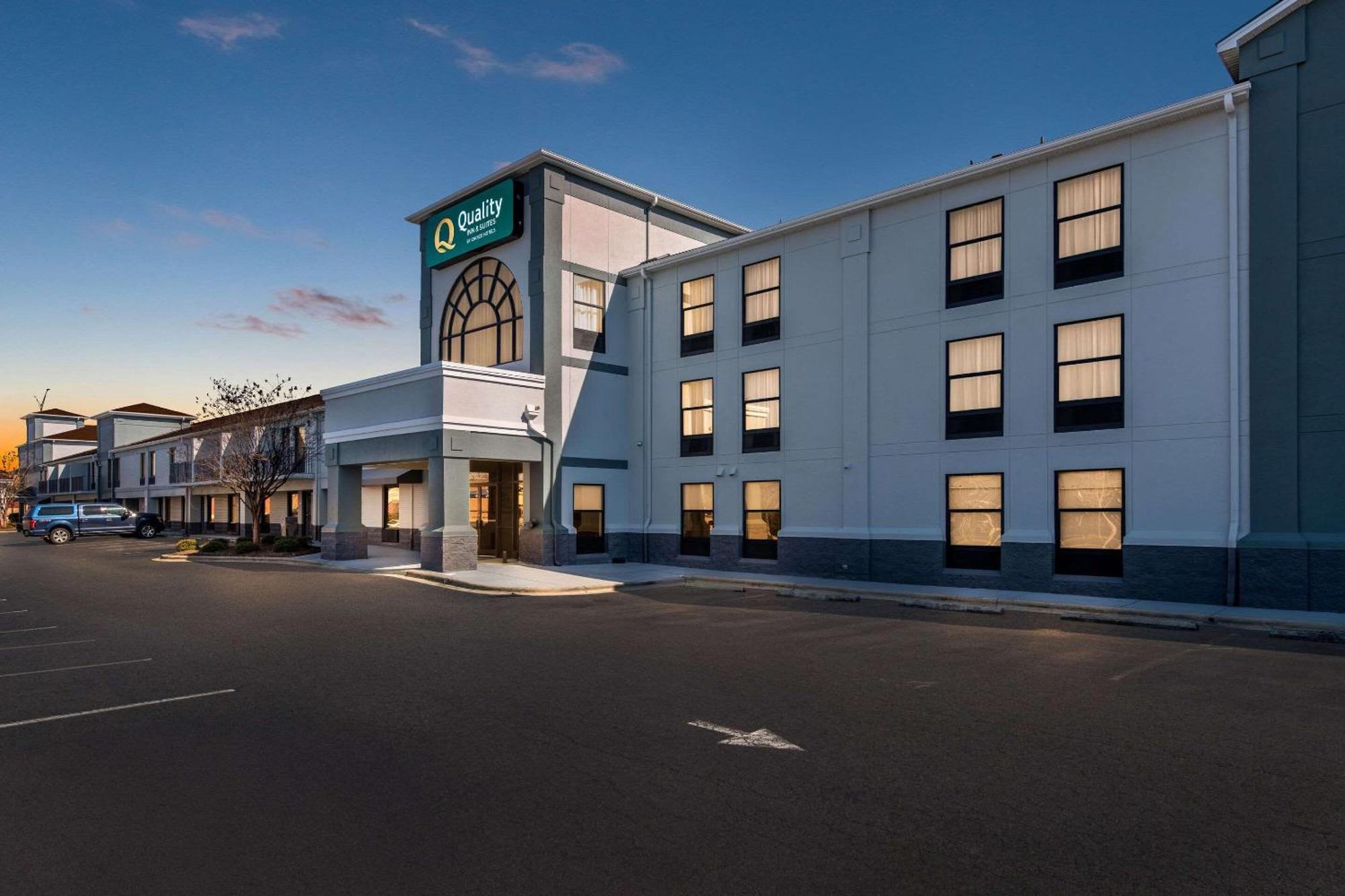 Quality Inn & Suites Matthews - Charlotte Exterior photo