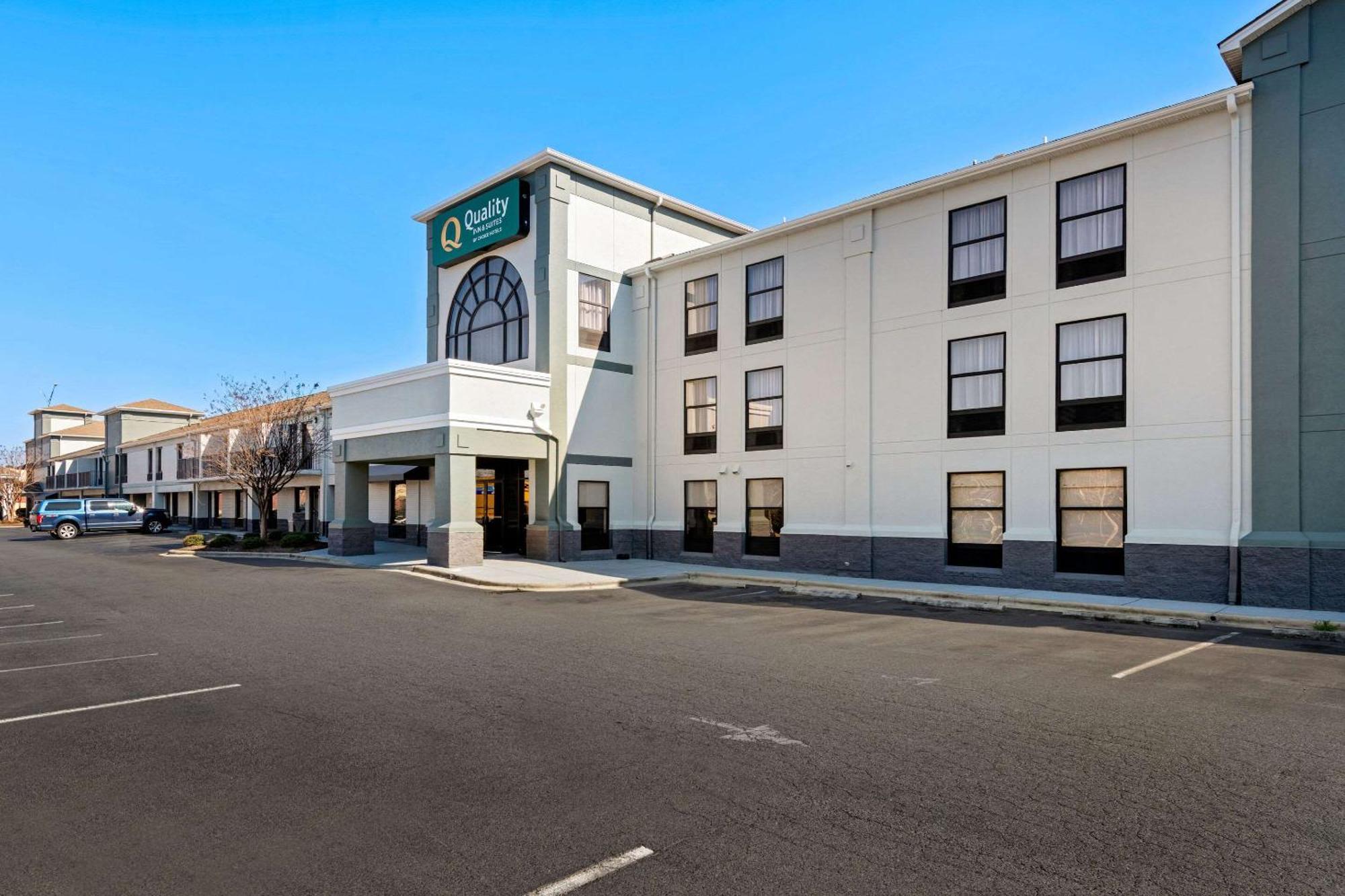 Quality Inn & Suites Matthews - Charlotte Exterior photo