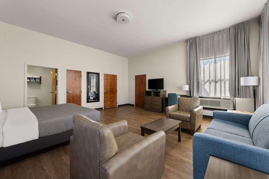 Quality Inn & Suites Matthews - Charlotte Room photo